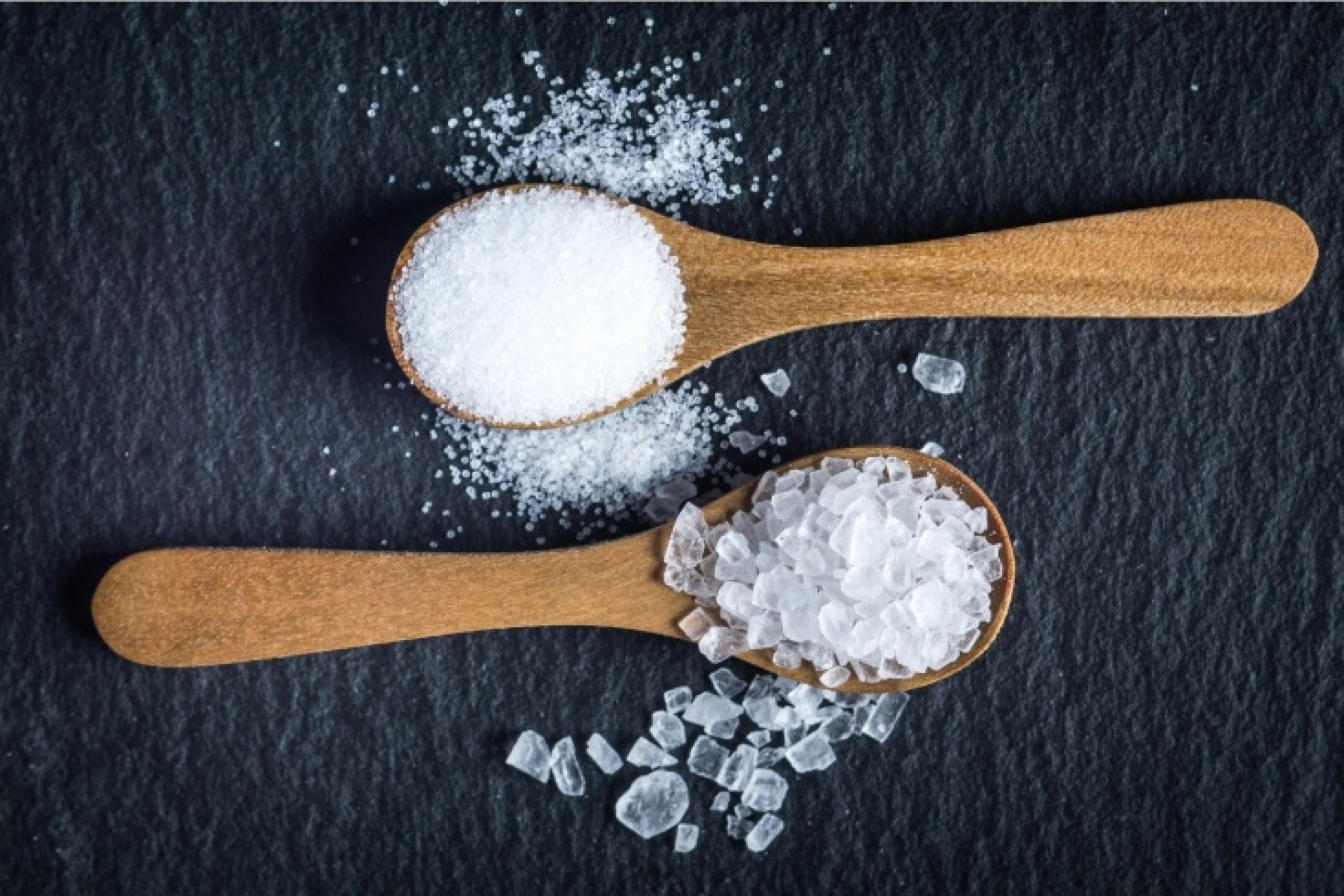 Какая соль полезнее: гималайская или морская?